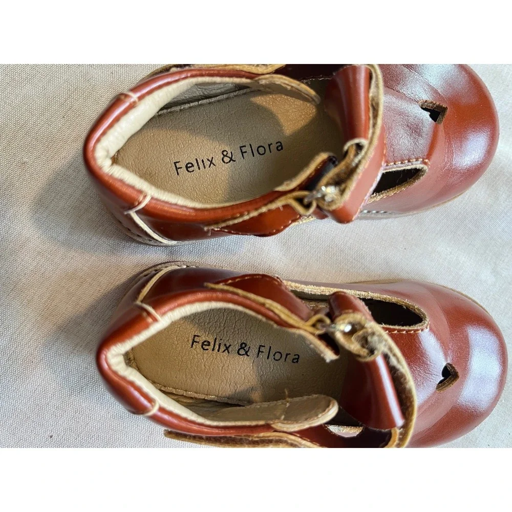 Felix & Flora Kids Brown Heart Cutout‎ T-Strap Mary Jane Shoes Baby Size 5.5